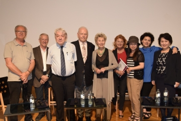 22. Mai 2018 im MAK in Wien Präsentation des Buches von Gerd Kaminski „Das Spiel von Wolken und Regen. Erotik im alten China“.
Lesung aus dem Buch: Lotte Ledl
Sowie Podiumsdiskussion mit: Rosi Blecha (Seniormedia),  Xiaohui Fan-Rausch (Univ. Prof., Ärztin), Dehui Braun (Autorin und Journalistin), Gerd Kaminski (ICSOA), Wolfgang Kubin (Sinologe, Lyriker und Übersetzer), Ursula Scheidl (Echo Medienhaus) und Johannes Wieninger (Kurator der Ostasiensammlung des MAK), ©2018 Daniel Schreier/China Rundschau
