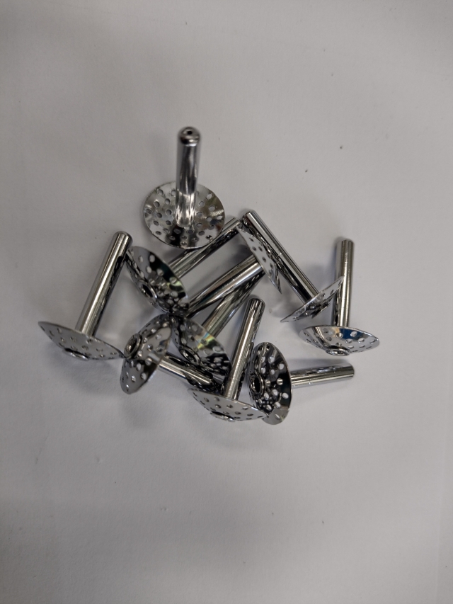 10 Metallhütchen fürs Nadelmoxen.10 Stk/Säckchen. Moxa Cap with holes, 10pcs./box